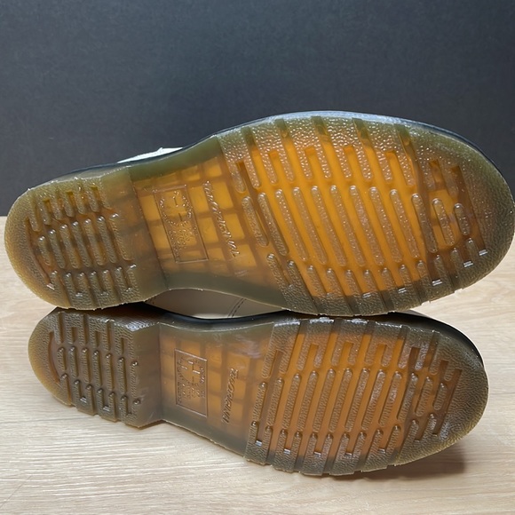 DR MARTENS 2976 YELLOW STITCH SMOOTH LEATHER CHELSEA BOOTS WHITE SIZE 7 US - Picture 11 of 11